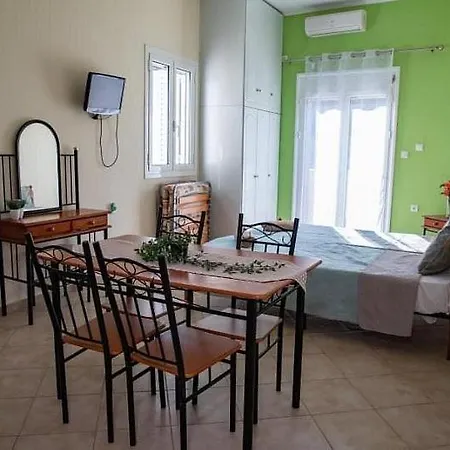 شقة فندقية Near Olympia 3*