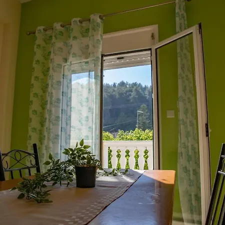 Near Olympia Apartmanhotel