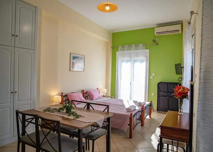 Near Olympia Ξενοδοχείο με διαμερίσματα 3*